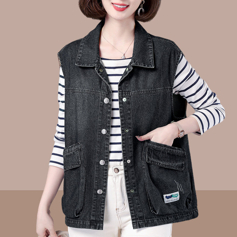 牛仔马甲女士2024春秋新款中年妈妈短款休闲纯棉背心大码宽松马夹