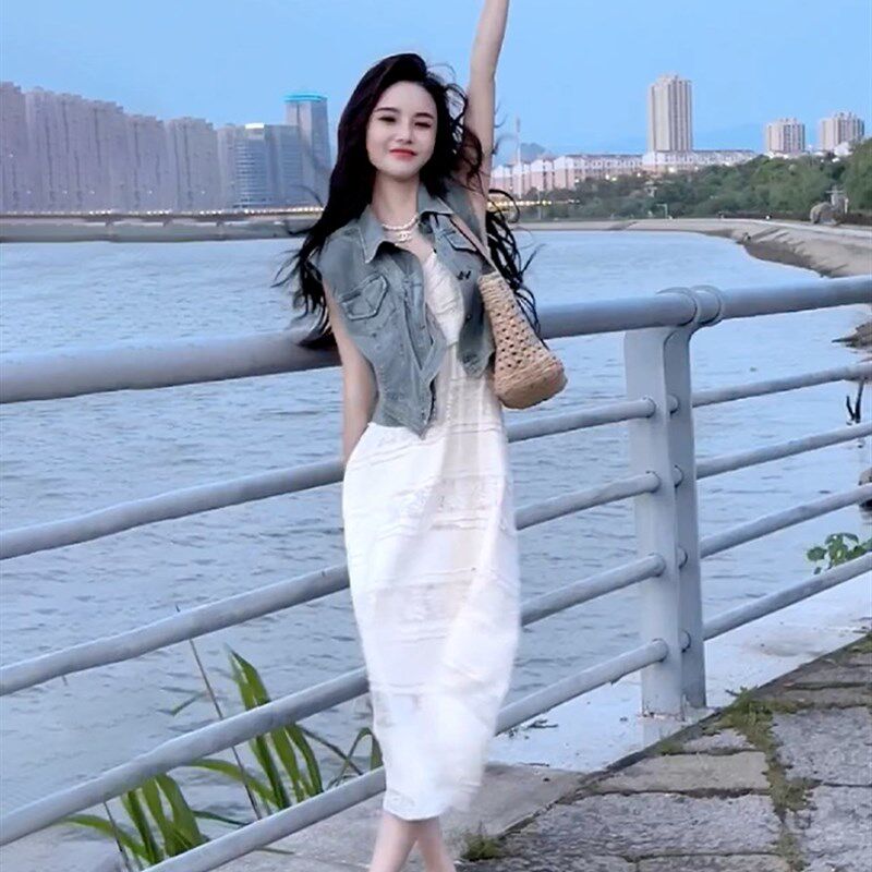 法式时尚复古牛仔马甲+V领气质白色蕾丝吊带裙两件套装女夏高级感