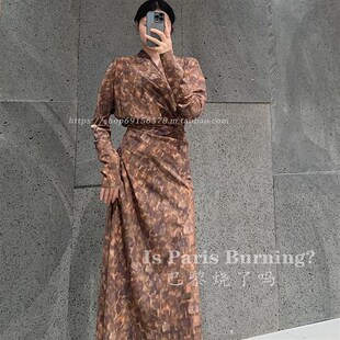 25新款法式咖啡色慵懒风气质百搭修身长袖中长款连衣裙女