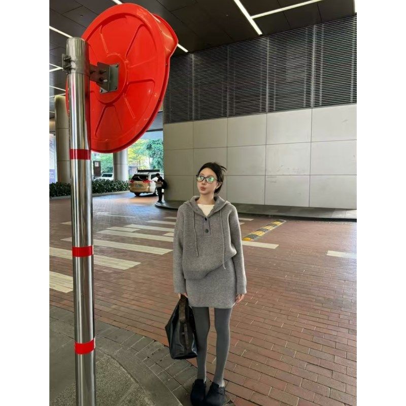 一整套ootd穿搭韩系气质显瘦连帽长袖针织上衣短裙温柔系秋冬套装