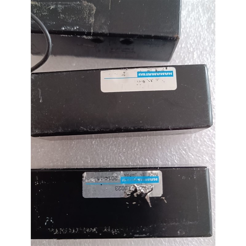 滨松光电倍增管模块,有4套HAMAMATSU 型号在图片上,