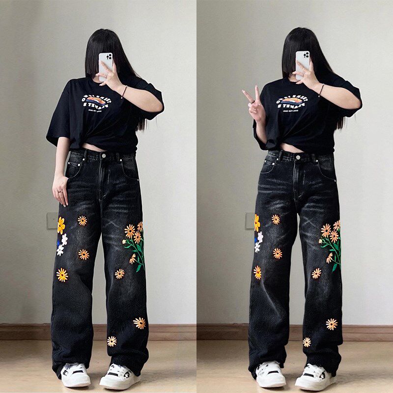 特大码女装黑色花朵刺绣牛仔裤女胖mm美式街头设计感高腰直筒裤子