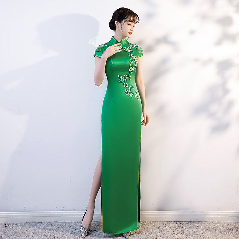 高端长款走秀旗袍2024年新款年轻款绿色复古舞蹈服宴会优雅连衣裙