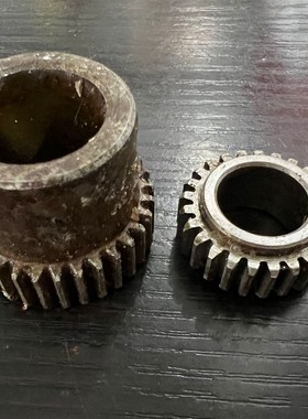 大连车床CD6140A/CDE6150溜板箱大刻度圈内齿轮26705/7齿数Z32/25