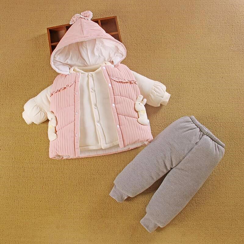 加厚三件套女宝宝秋冬装婴儿新款外套装冬季外出一岁童棉服袄洋气