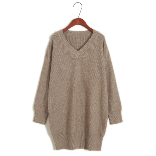 慵懒风中长款毛衣V领套头宽松打底衫大码毛衣女连衣裙秋冬新款厚