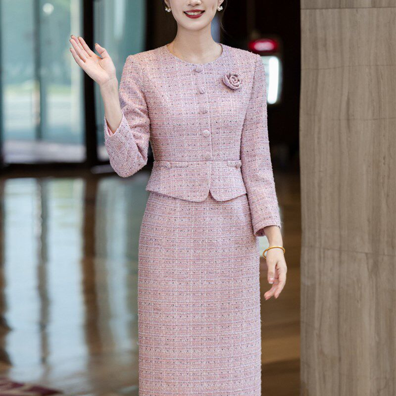 10月份喜婆婆婚宴装2025新款假两件套装结婚礼妈妈礼服高贵年轻款