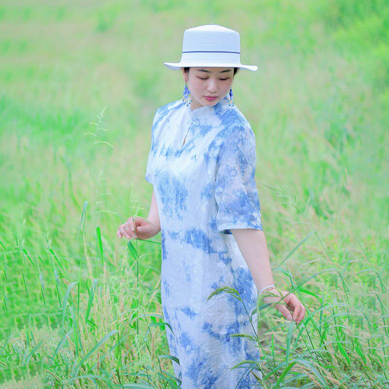 妈妈装大理纯手工扎染刺绣连衣裙中老年夏季改良气质民族风旗袍裙