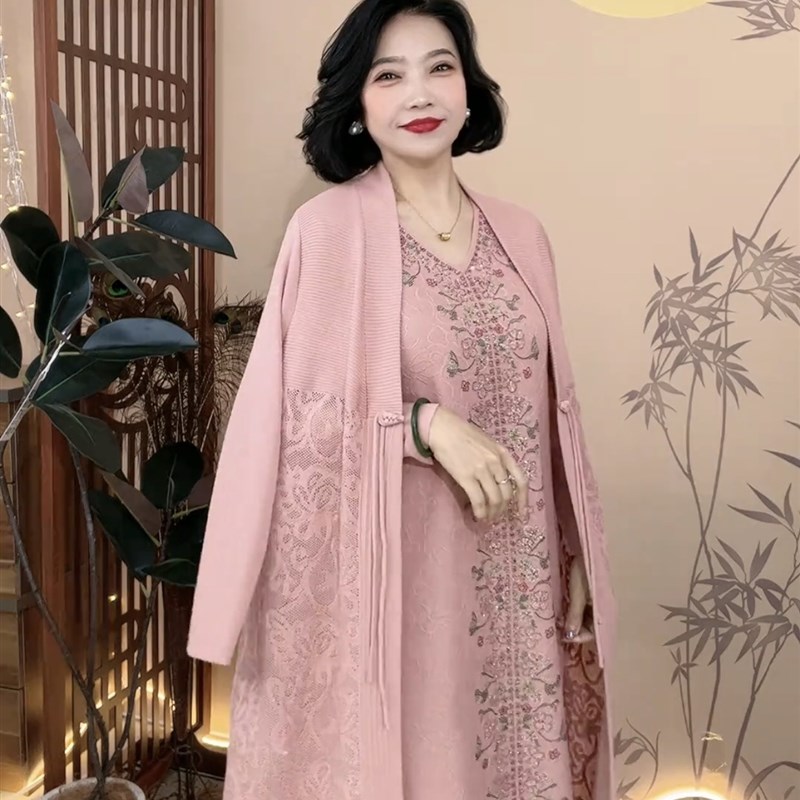 重工烫钻中长款v领连衣裙女遮肉显瘦裙时尚气质百搭妈妈春款套装