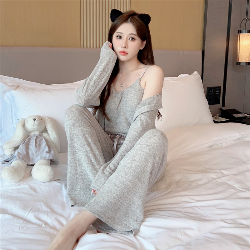 法式带胸垫睡衣女春秋冬吊带长裤三件套高级感薄绒简约长袖家居服