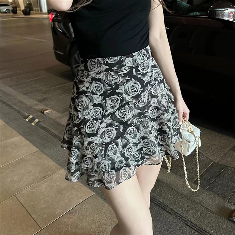 大码复古碎花短裙女夏2024新款高腰显瘦百搭气质荷叶边a字半身裙