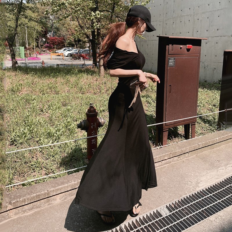 气质帅女夏季2024新款韩版V领修身包臀连帽连衣裙开叉过膝长裙子