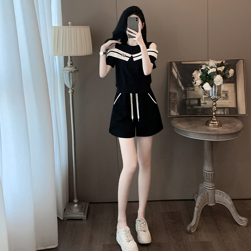 设计感休闲运动套装女夏季拼接露肩短袖T恤短裤洋气减龄两件套潮