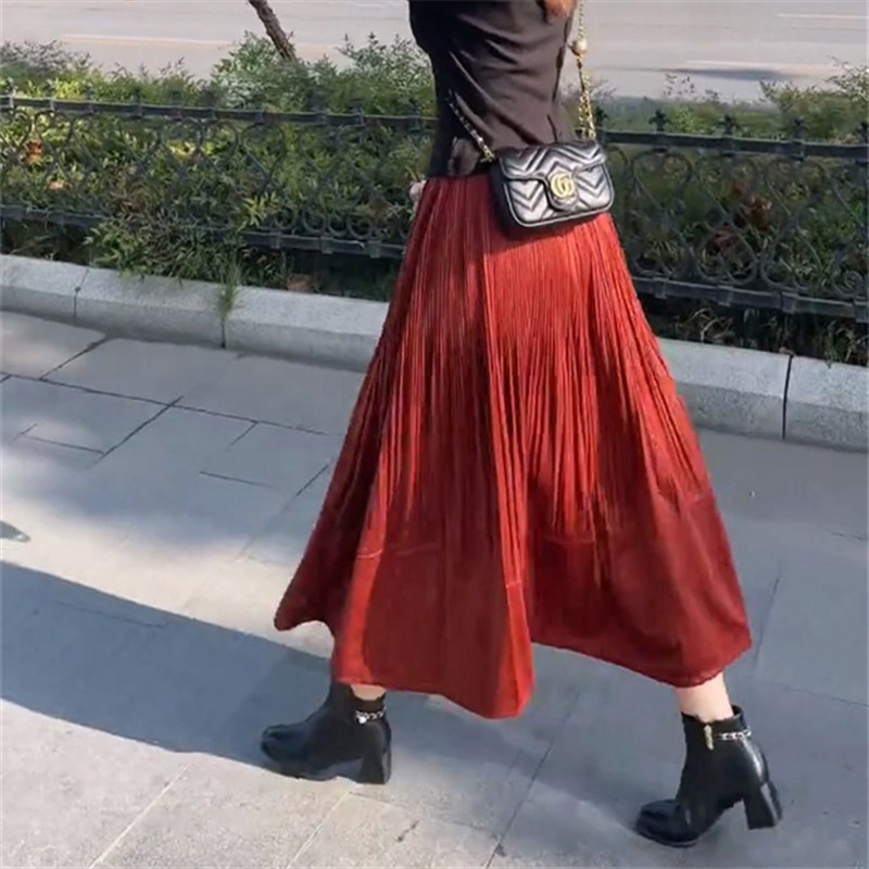 显瘦保暖裙子女秋冬丝绒百褶裙设计感高腰半身裙2024新款长裙垂感