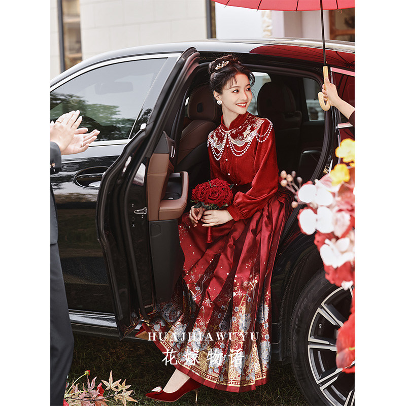 新中式马面裙订婚晚礼服2023新款结婚新娘敬酒服红色平时可穿冬季