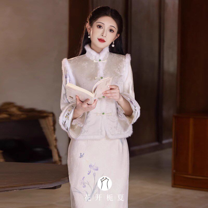 鸢尾花旗袍新中式绝美气质年轻款少女日常可穿2024秋冬新款