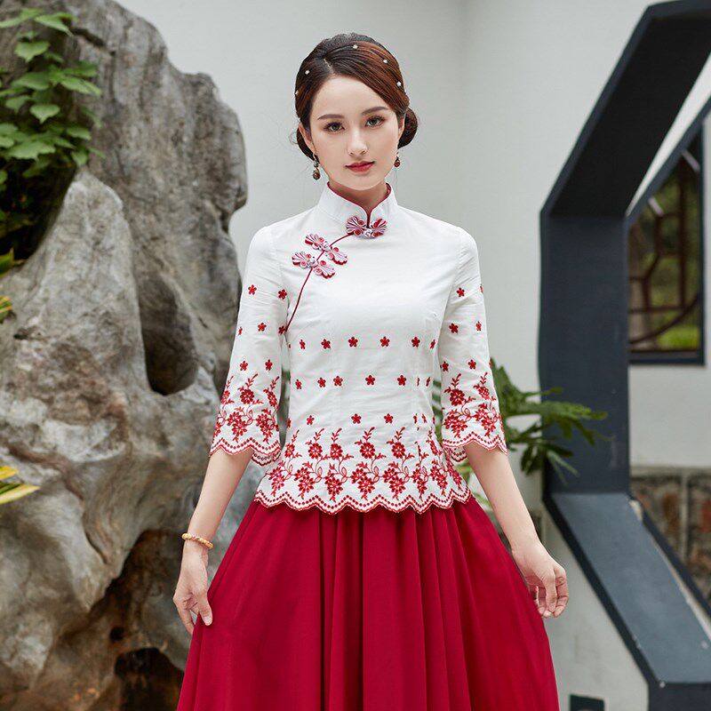 2023春夏中国风改良汉服刺绣上衣女短款中式文艺盘扣茶服两件套装