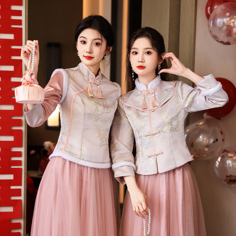 新中式伴娘服2024冬季新款姐妹团礼服长袖保暖小个子旗袍伴娘裙女