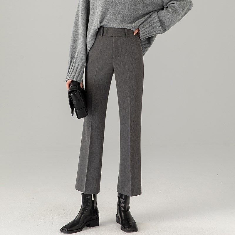 春季新款微喇裤垂感九分西装裤子女2024小个子显瘦高腰喇叭裤灰色