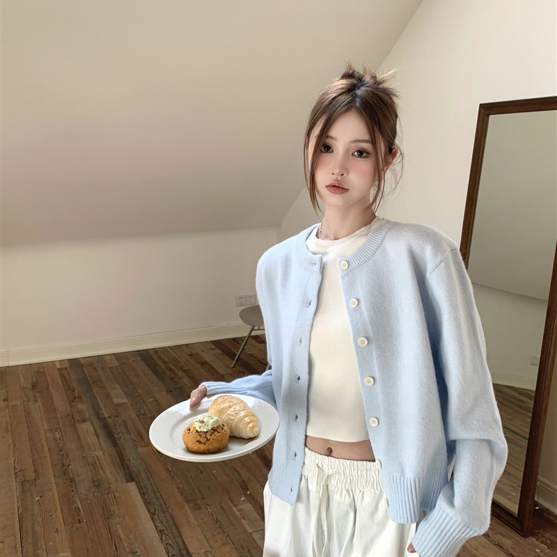 GAZ线上商店新款秋冬浅蓝色简约软糯针织衫开衫圆领短款外套上衣