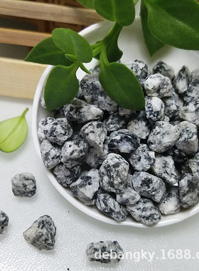 主营 黑白花灰石子 磨圆芝麻灰石子 胶粘石骨料 园林景观小石头