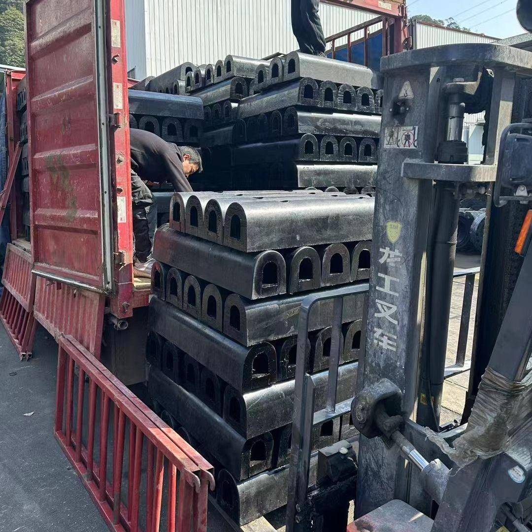 头港口防码撞橡胶防护舷D型防撞实心船橡胶护舷D型护舷港口撞橡胶
