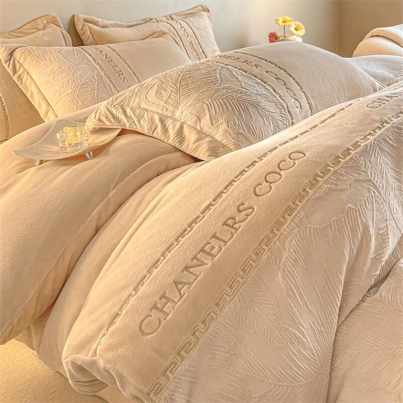 轻奢高级c感创新牛奶绒四件套冬季珊瑚绒法兰绒双面加绒被套床单