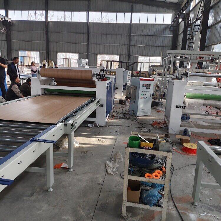 PVC/PE板贴合机双面保温一体