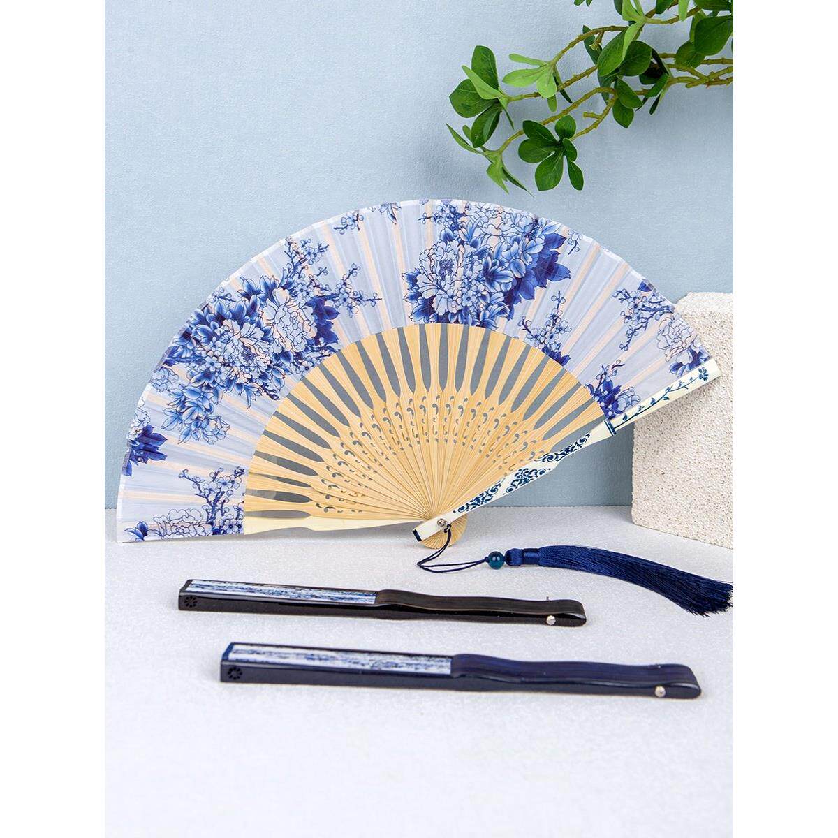 中式扇子特色青花瓷折扇古风夏季小巧折叠旗袍走秀汉服专用舞蹈扇