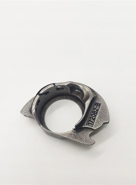 胜家多功能家用172082-8梭壳 银灰色铁质缝纫设备配件