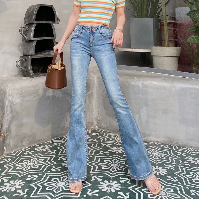 2022年春秋款浅色直筒微喇裤女修身高腰复古显瘦简约喇叭牛仔长裤