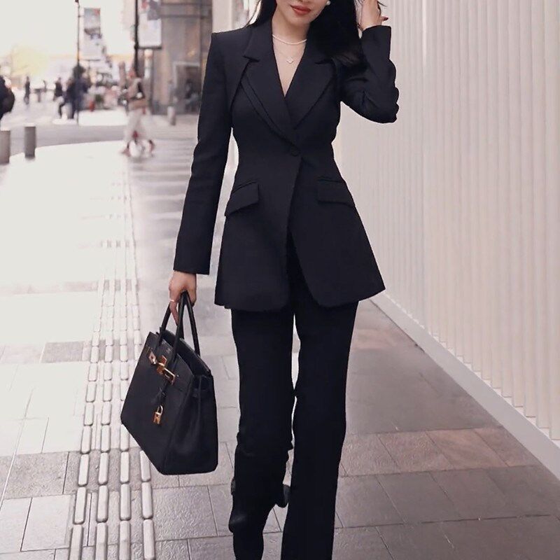 高级感职业西装套装女2025春装新款黑色修身露腰西服微喇裤两件套