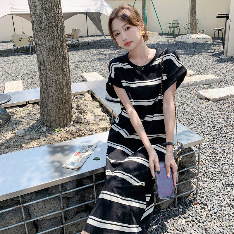 撞色条纹连衣裙女夏季懒人休闲外穿宽松设计感开叉落肩短袖T恤裙