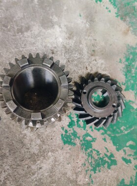 北京机床厂X62W X5032 X52K铣床配件7153A/7157A螺旋伞齿轮Z18/18