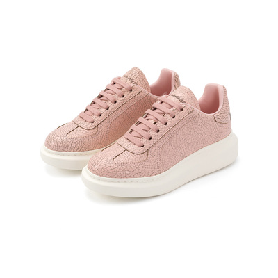 ALEXANDER MCQUEEN麦昆女鞋粉色裂纹低帮休闲平底鞋女厚底