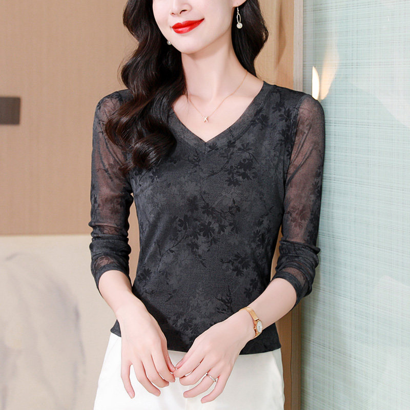 秋冬V领印花网纱打底衫女2024新款修身内搭长袖T恤气质蕾丝上衣潮
