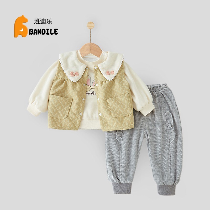 一岁女宝宝春季i外出服婴儿分体套装小公主洋气马甲三件套夹衣