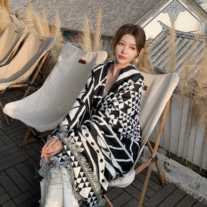 黑白披肩外套2023新款女外搭时尚针织条纹斗篷民族风户外露营毯子