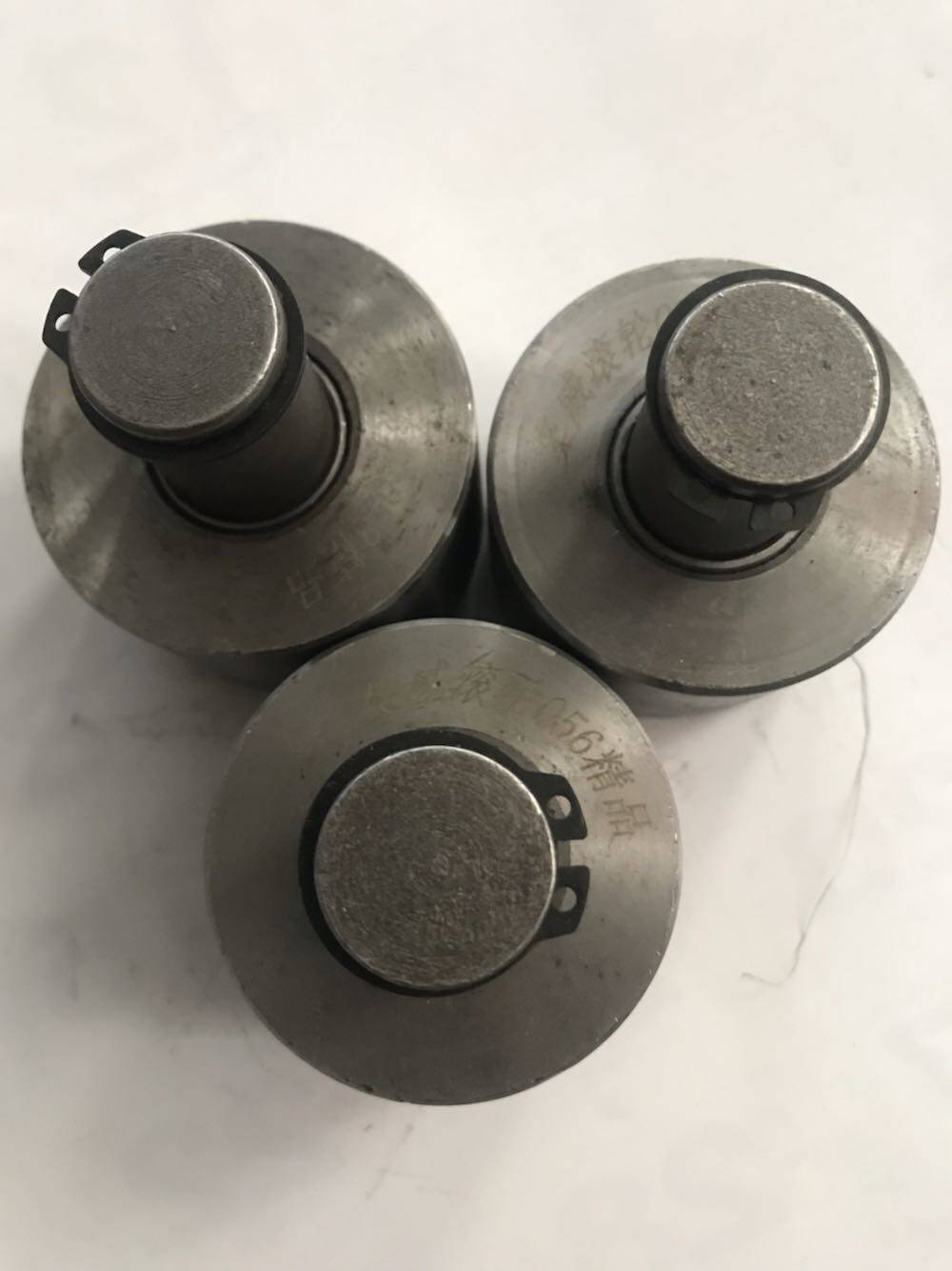 解放J6刹车蹄滚轮精品50~60 品种全 型号齐图片