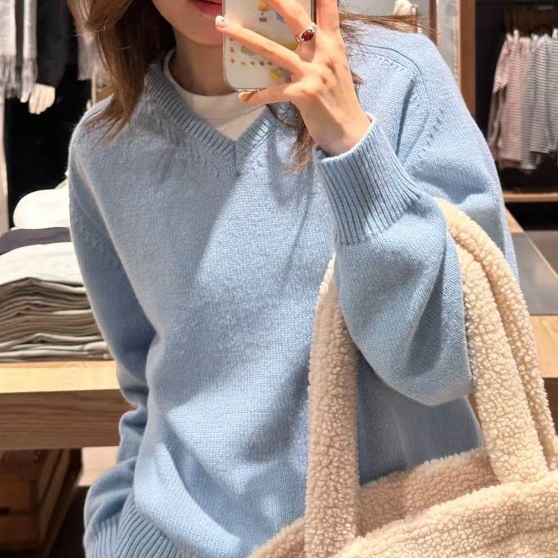 奶蓝色!软糯V领套头毛衣女2025冬季新款韩版宽松打底针织衫上衣