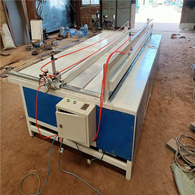 裁蜂窝板台自动板锯ELN台式木工精密推锯家用装修裁板下料锯