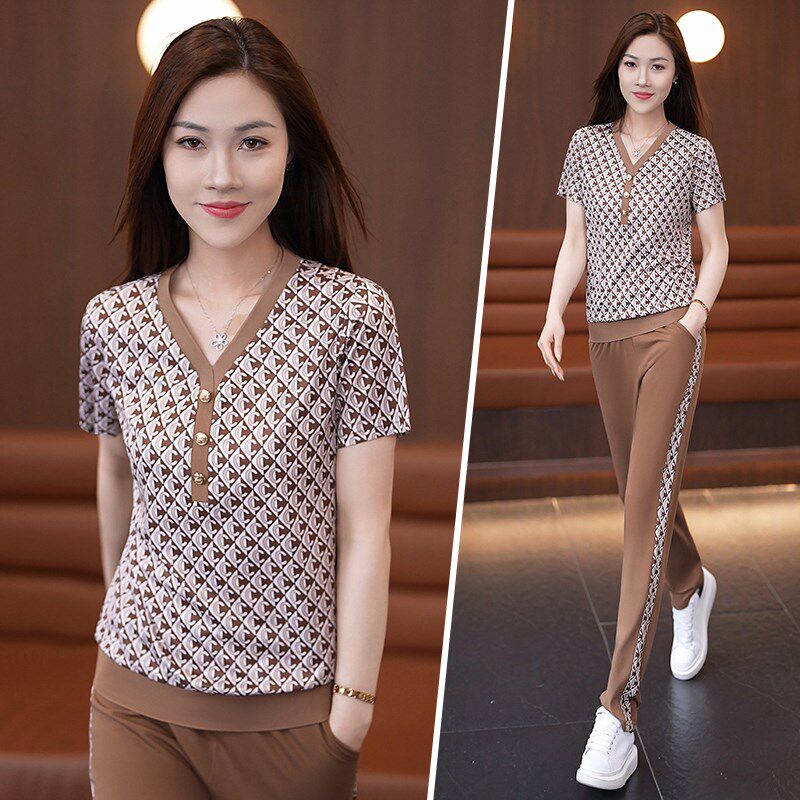 夏季运动套装女2025新款宽松显瘦洋气妈妈V领短袖长裤休闲两件套