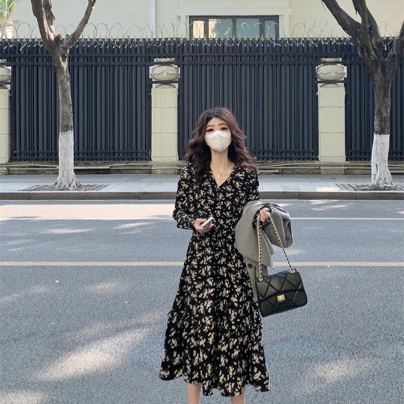 黑色碎花特大码胖mm300斤连衣裙2023秋季法式气质温柔小个子长裙2
