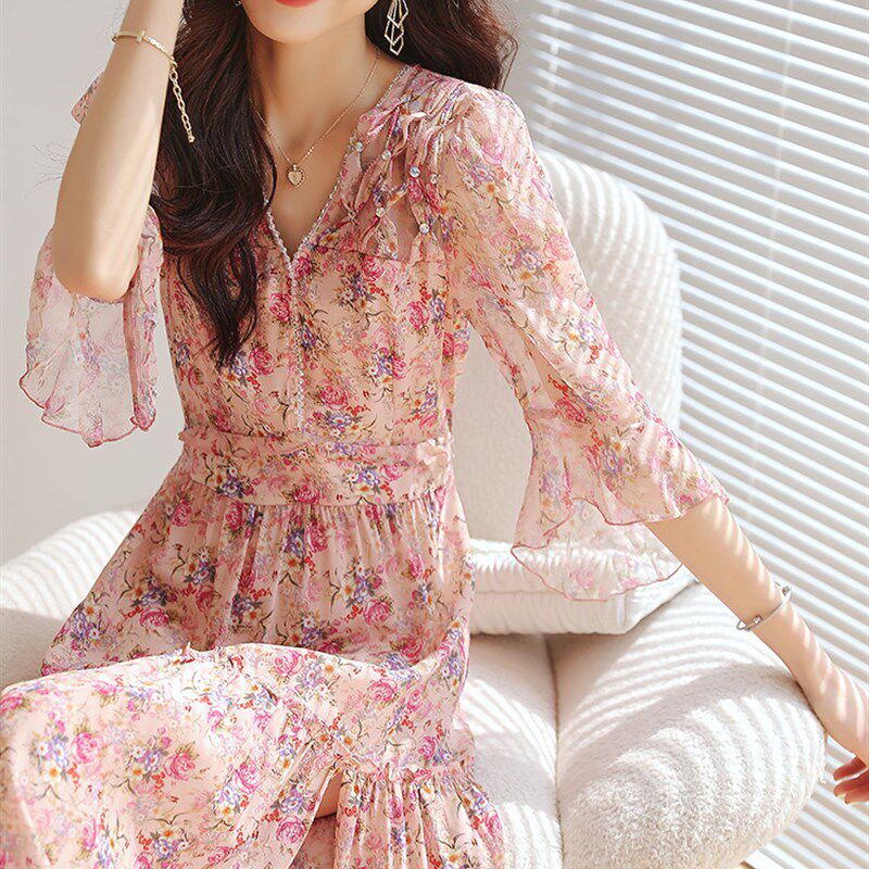 2024新款高级感法式茶歇长裙女夏收腰显瘦气质仙女碎花雪纺连衣裙