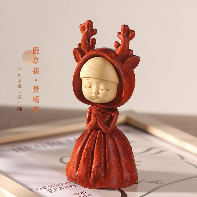 花梨绿檀雕刻梦境鹿桌面摆件
