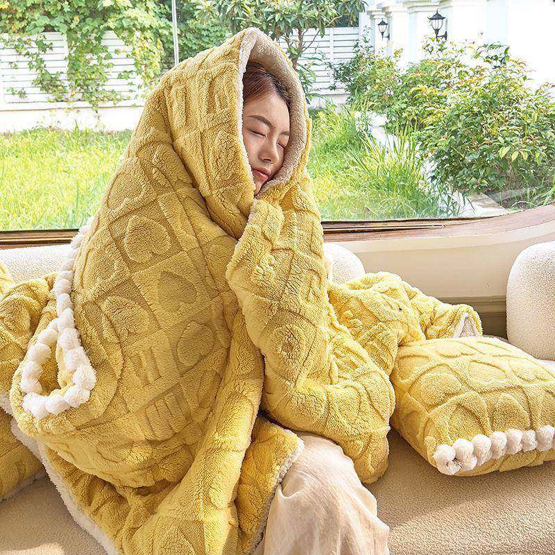 冬季OYI加厚抱枕被子两汽车瑚绒珊毯办公室垫沙靠发午用睡枕头小