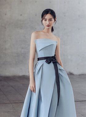 2024新款简约缎面婚纱礼服时尚公主抹胸齐地晚宴年会礼服演出成年