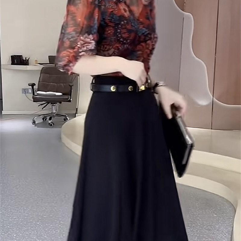 法式文艺2025爆款炸街印花中年五分袖女人味打底衫黑色高腰半身裙