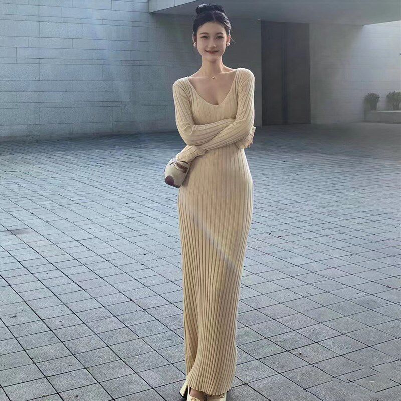 高级感纯欲V领针织毛衣洋装极简风设计感秋冬内搭包臀内搭长裙