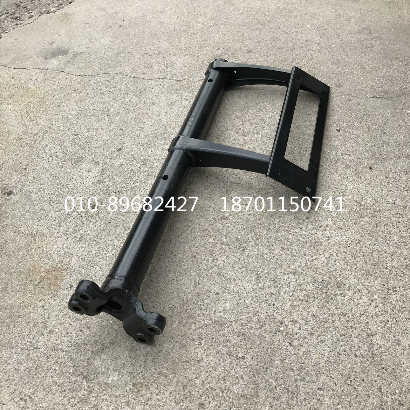 适配福田欧曼汽车配件GTL后轮挡泥板支架EST挡泥瓦支撑管尾灯支架